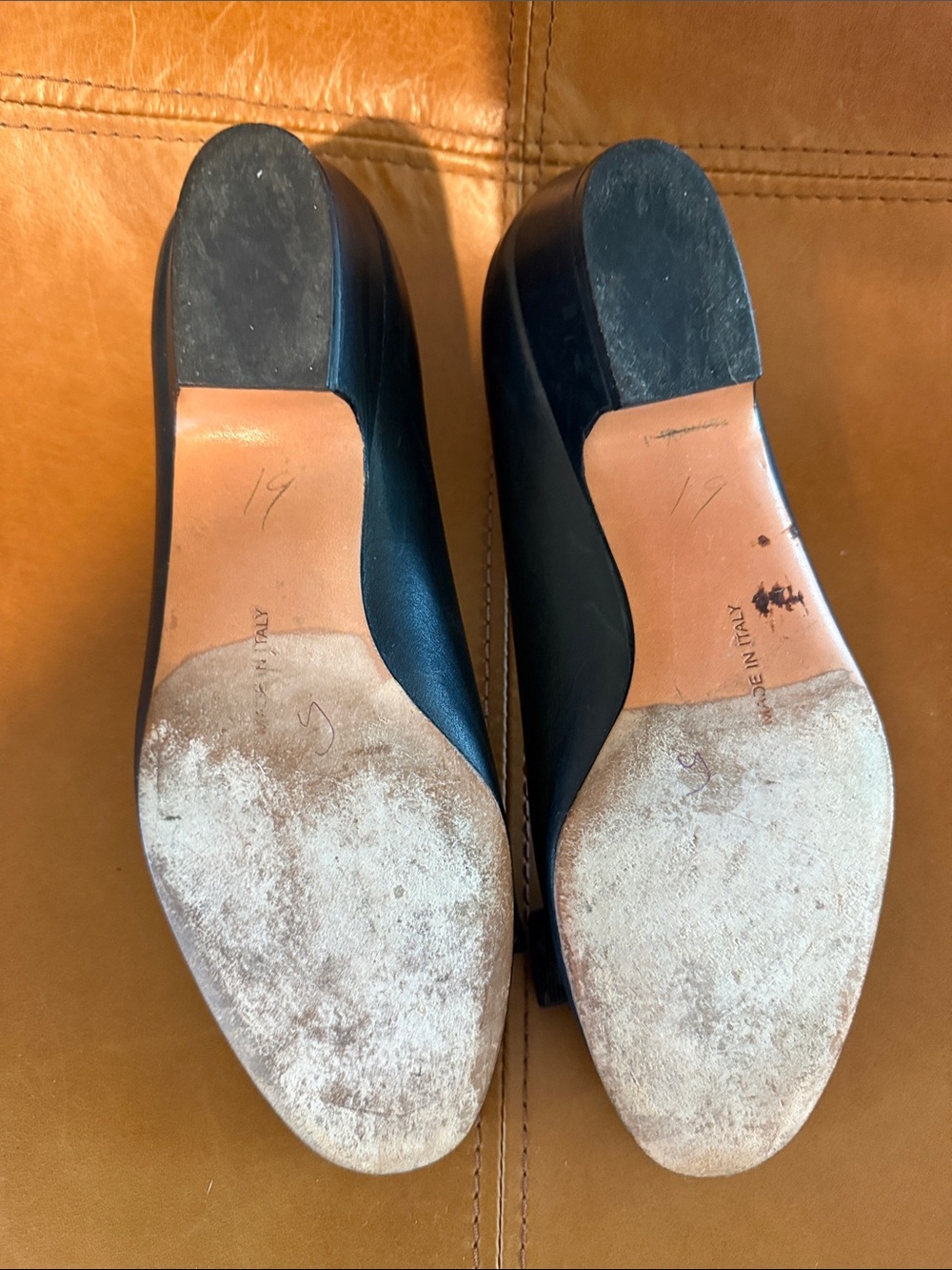 vintage Salvatore Ferragamo Vara pumps in navy leather Sz 6C - Picture 4 of 8